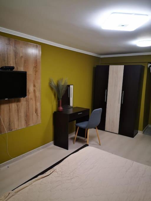 Студиото Е Партер От Жилищна Сграда. Топ Център. Apartment Varna Luaran gambar